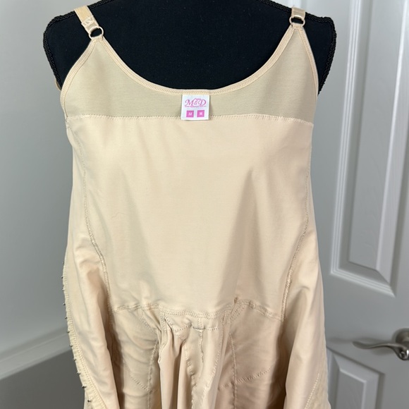 Tan color bodysuit undergarment SHAPEWEAR size M - Picture 4 of 6